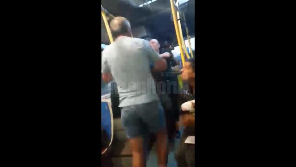 Bătaie între călători, într-un autobuz din Suceava