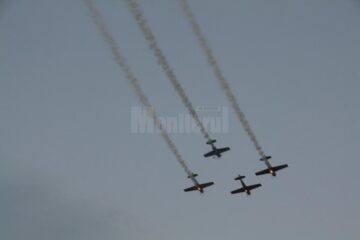 Organizatorii au pregătit pentru spectatori acrobații cu avioane și elicoptere ale unora dintre cei mai experimentați piloți din România și străinătate