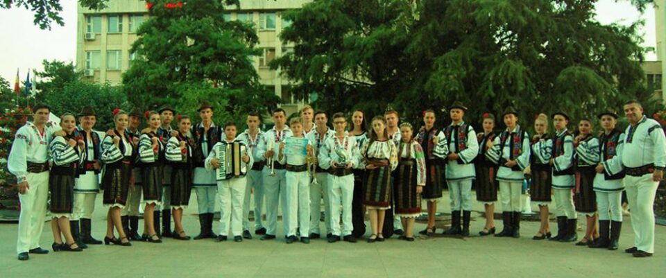 Ansamblul „Plaiurile Dornelor”, de la de la Clubul Copiilor Vatra Dornei, a obținut premiul I în cadrul Festivalului Internațional de Folclor pentru copii și tineret