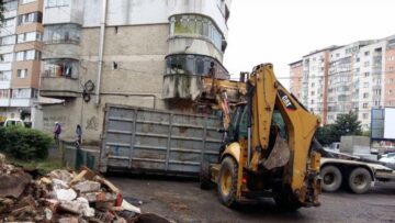 Chioșc abandonat pe domeniul public, ridicat de Primăria Suceava