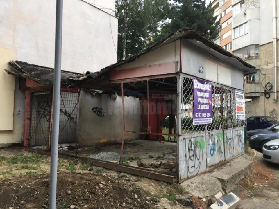 Chioșcul-fantomă din zona Motovelo din Suceava, lăsat în paragină de ani și ani de zile, a fost înlăturat Chioșcul-fantomă din zona Motovelo din Suceava, lăsat în paragină de ani și ani de zile, a fost înlăturat