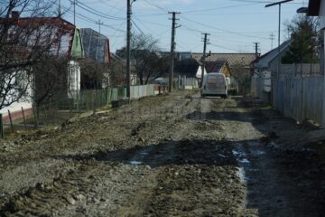 Strada Mihail Sadoveanu, una din cele două străzi care urmează să fie modernizate total