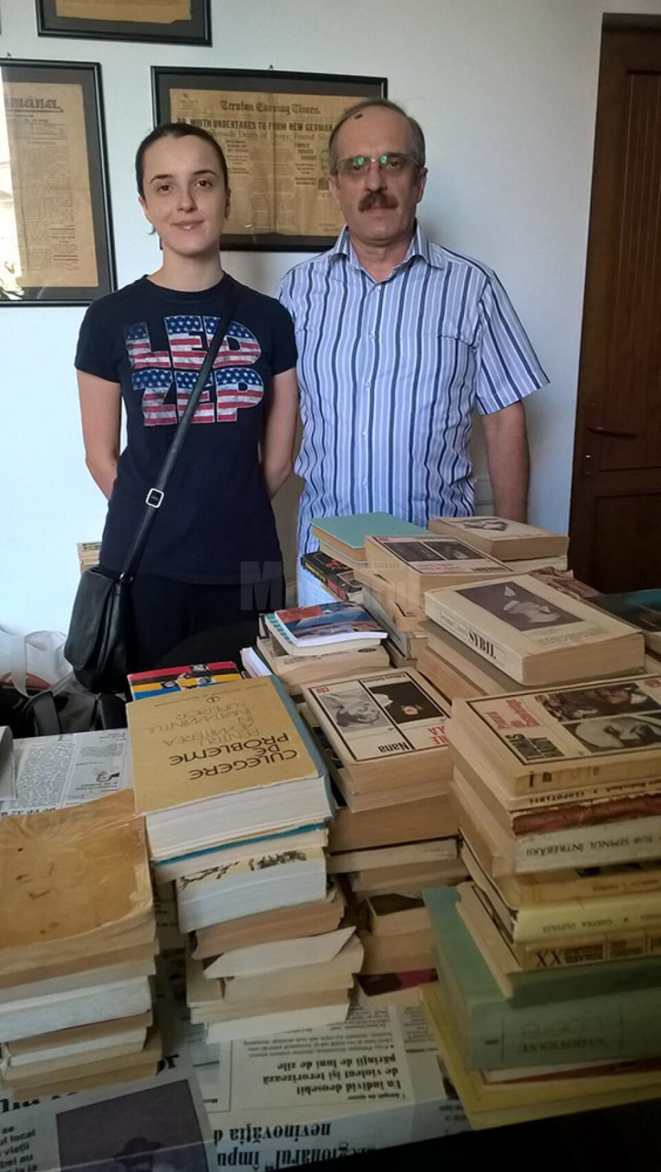 Profesorul Dorel Finașcu a donat peste 500 de cărți