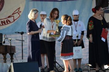 Două trofee câștigate de copii suceveni la Festivalul Internațional de Folclor “Cătălina”