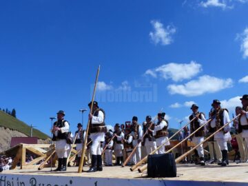 Sute de spectatori au petrecut într-un cadru de poveste, la „Sărbătoarea Muntelui”