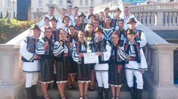 Două trofee câștigate de copii suceveni la Festivalul Internațional de Folclor “Cătălina”