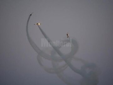 Lupinguri, picaje și viraje impresionante, balansuri amețitoare ale aparatelor de zbor, într-un show aviatic spectaculos