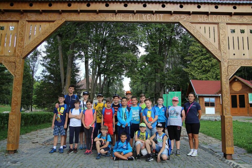 Tabără sportivă de vară pentru copii și adolescenți