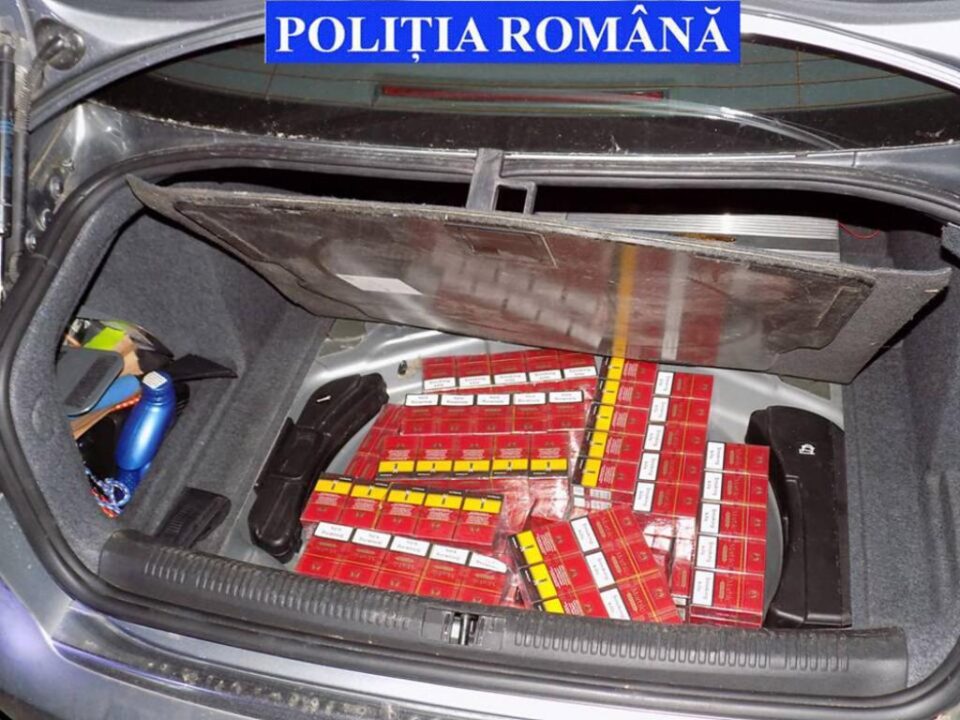 Captură de țigări de 30.000 de lei și o mașină de 6.000 de euro, după un filtru rutier