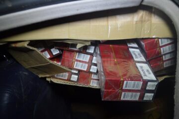Țigări ascunse în caroserii de autovehicule