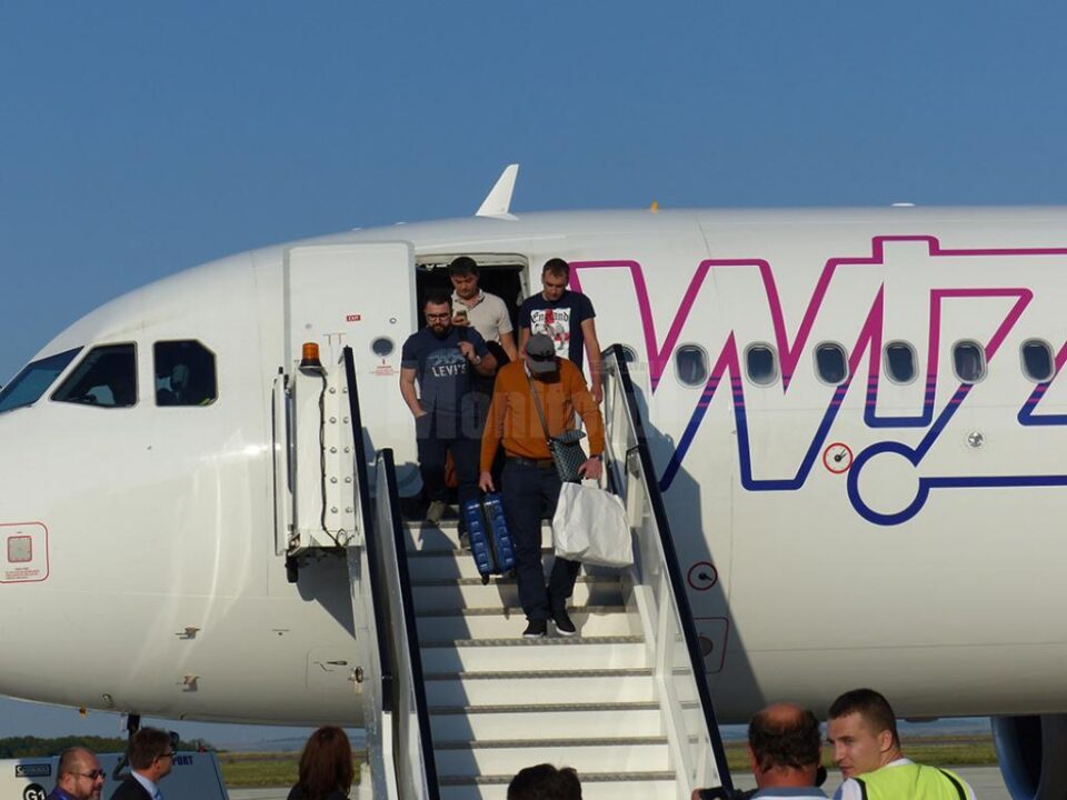Flutur i-a dat ca exemplu pe sucevenii din Londra care s-au adresat direct unei companii aeriene