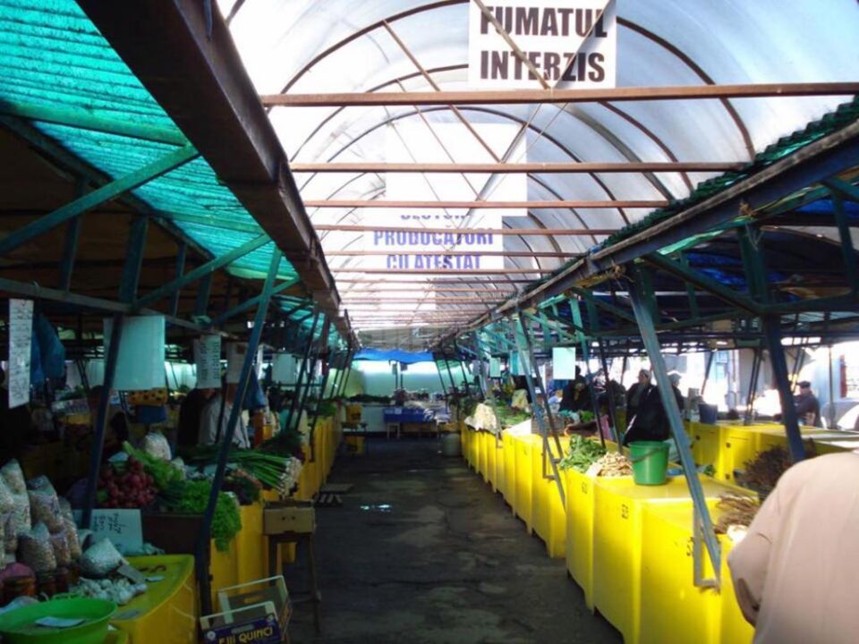 Aleile pietonale din Piața Mică - înainte de refacerea lor cu pavele