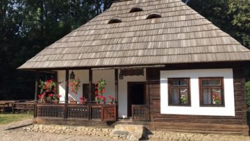 Dan Gabriel Nicolăescu, încântat de ceea ce a văzut la Muzeul Satului Bucovinean