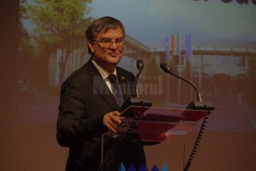 Ministrul Educației, prof. Mircea Dumitru