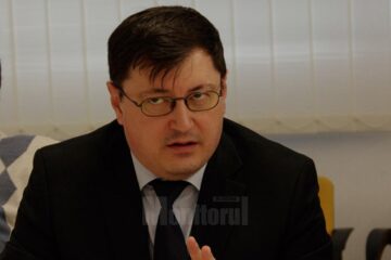 Ieri, doctorul Tiberius Brădățan a refuzat orice comentariu legat de demisie/demitere sau de continuarea activității ca medic de urgență în cadrul spitalului public