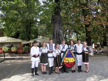Delegația Centrului Cultural „Bucovina" și Ansamblul „Balada Humorului„ la cea de-a XXVII-a ediție a Sărbătorii Naționale „Limba Noastră cea Română”