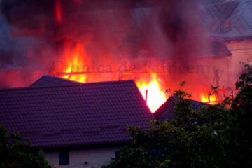 Incendiu devastator la vechea moară din Fălticeni