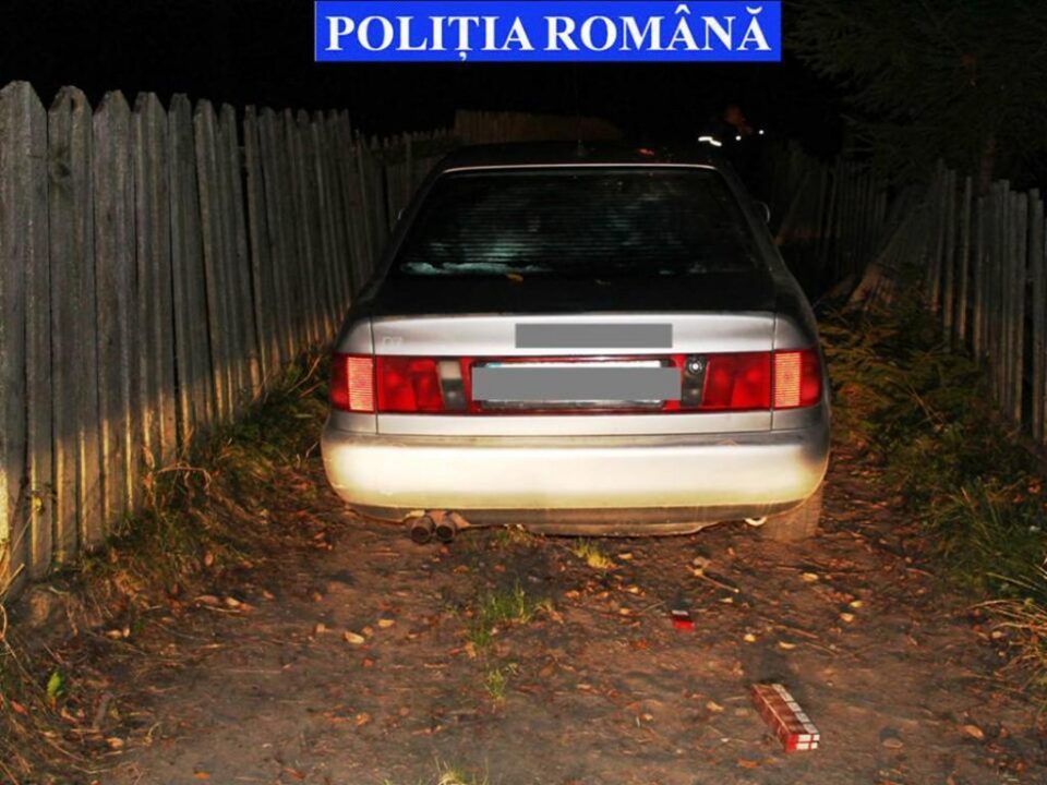 În autoturism se aflau 8.490 de pachete cu țigări (169.800 bucăți țigarete), de diferite mărci, fără banderole fiscale