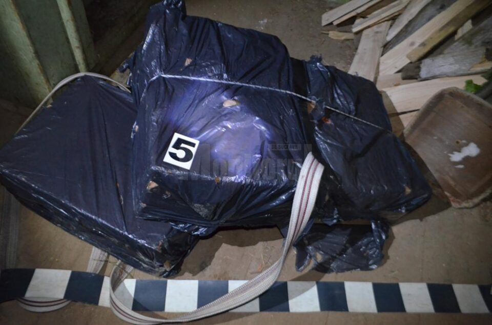 Cele 15.930 de pachete cu țigări de proveniență ucraineană, în valoare de peste 175.000 de lei, au fost ridicate în vederea confiscării