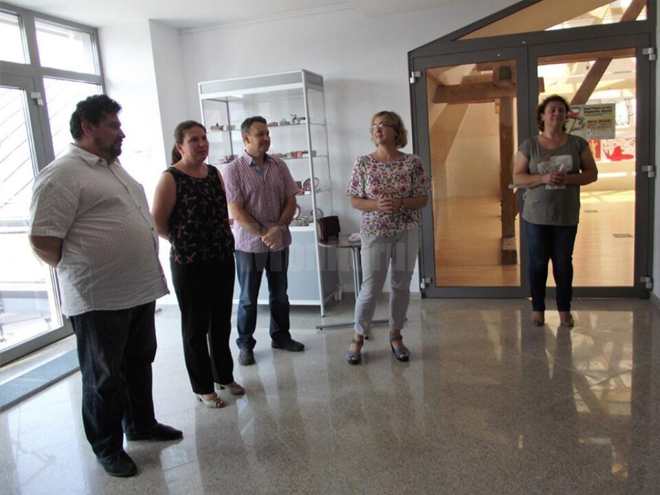 Expoziția „Artă și Artefacte”