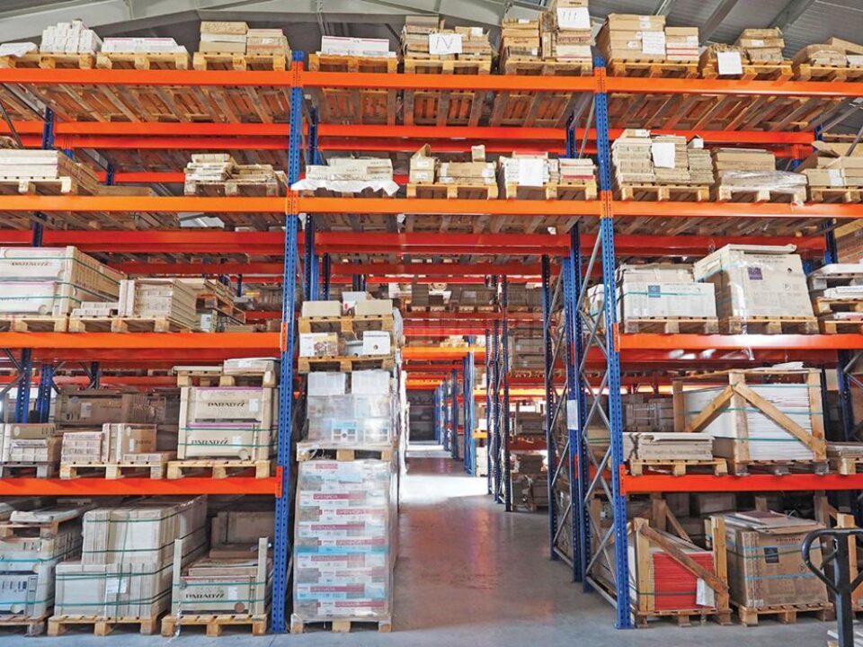 De la gresie și faianță, la cabine de duș și termoșeminee, disponibile atât la prezentare cât și în stoc, la orice oră, la Sigma XXL