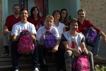 Alexandria Librării a donat prima tranșă de rechizite către Salvați Copiii - filiala Suceava