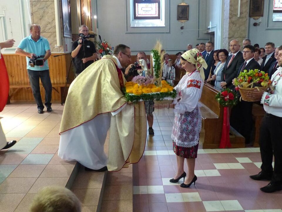 Darurile localnicilor către biserică