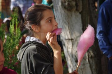 Pe copiii din Pătrăuți nu i-a așteptat nimeni cu flori în prima zi de școală