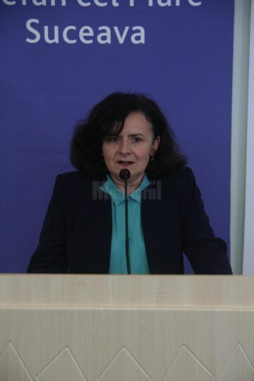 Directoarea Colegiului Național „Petru Rareș” Suceava, prof. Daniela Dungeanu