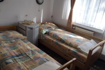 Centrul oferă condiții de cazare deosebite Centrul oferă condiții de cazare deosebite