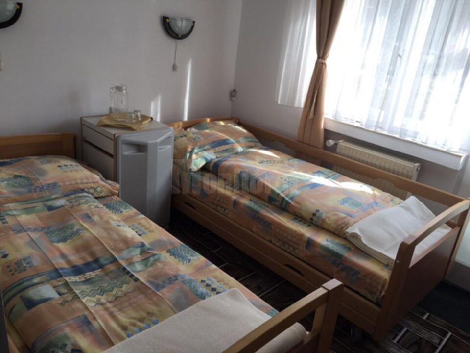 Centrul oferă condiții de cazare deosebite Centrul oferă condiții de cazare deosebite