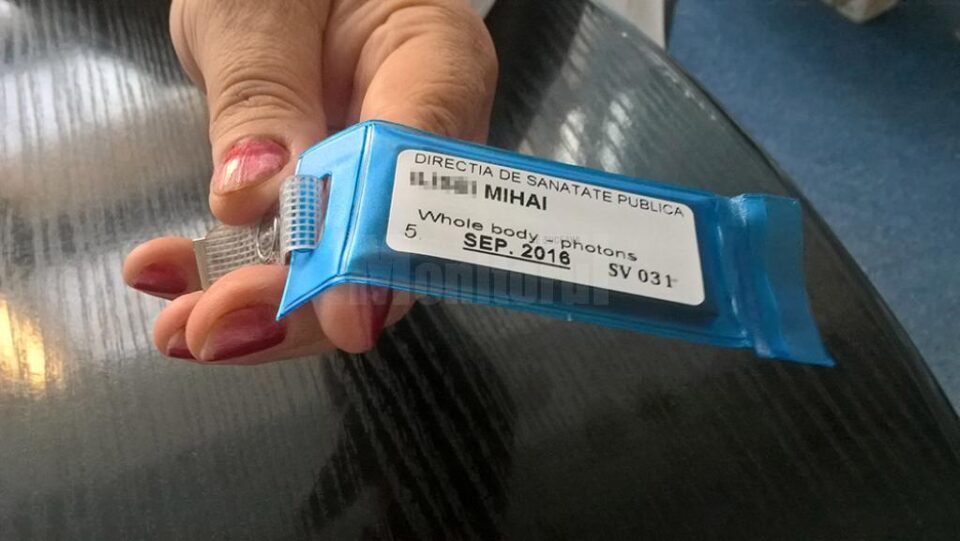 Pericol de iradiere la mai puțin de trei metri de minereul de uraniu depozitat pe platforma de la Argestru