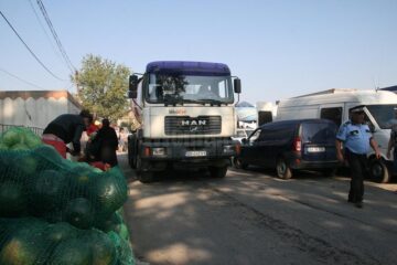 Piața angro din Burdujeni, un amestec de incompetență și nepăsare din partea autorităților locale