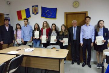 Premiile au fost înmânate la sediul Inspectoratului Școlar Suceava, de reprezentanții instituției