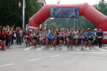 Peste 220 de atleți au luat startul la etapa de alergare montană „Rarău Radical Race”