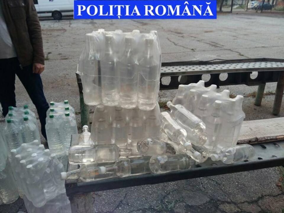 Țigări și alcool ridicate la perchezițiile de ieri