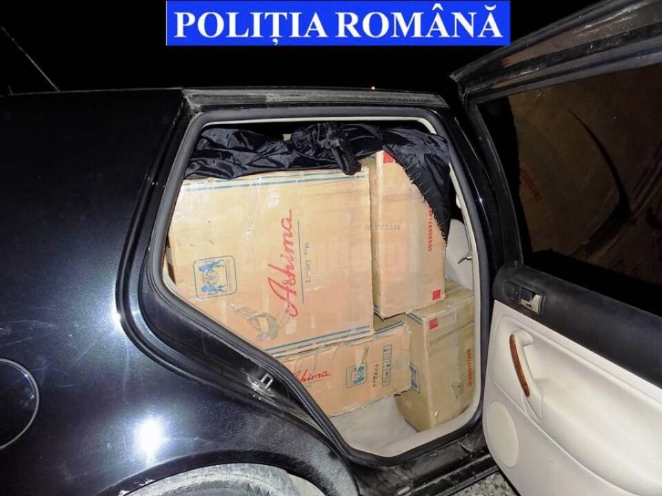 Mașina plină cu țigări de contrabandă