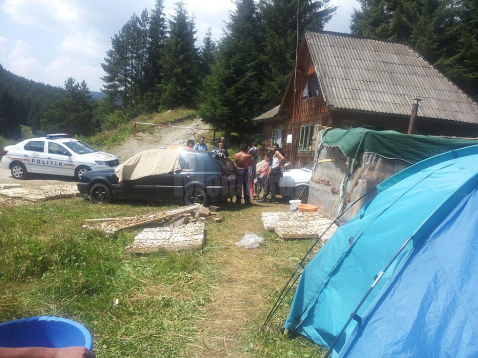 Tabăra de culegători de la Cârlibaba, unde grupul de violatori și victima erau veniți sezonier la cules de fructe de pădure și ciuperci