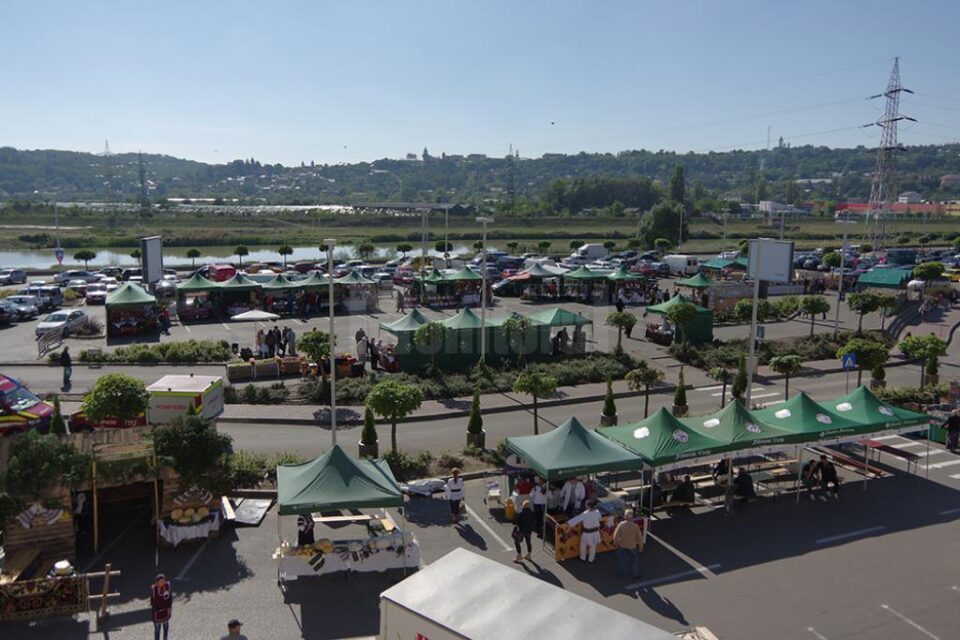 Ediția de anul acesta a Târgului de Toamnă „Produs în Bucovina” va avea loc în perioada 30 septembrie – 2 octombrie Ediția de anul acesta a Târgului de Toamnă „Produs în Bucovina” va avea loc în perioada 30 septembrie – 2 octombrie