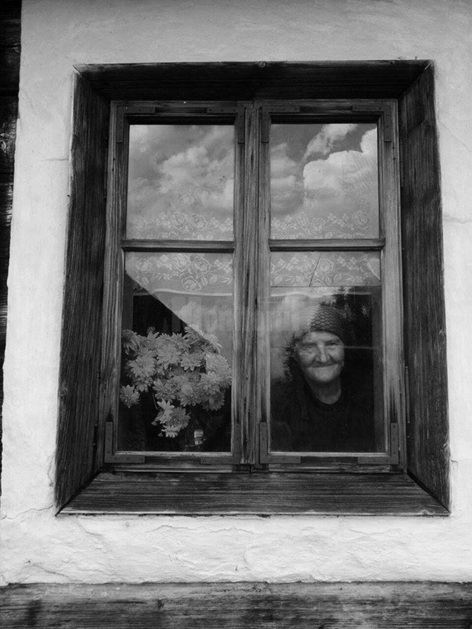 Marele Premiu al concursului de fotografie "Bunicii de lângă noi" a fost obținut de Laura Ciuverca