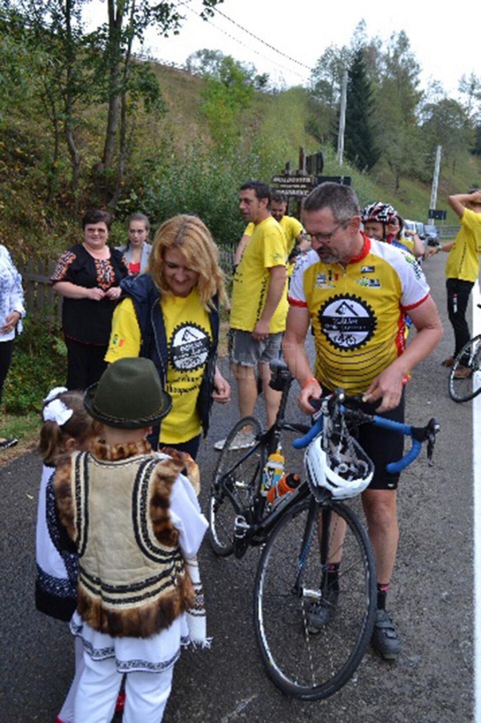 Trei cicliști belgieni vor străbate peste 1.000 km în zece zile