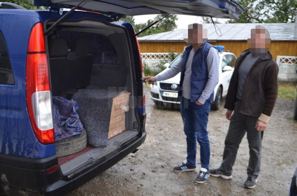 Microbuz Mercedes indisponibilizat pentru contrabandă cu țigări