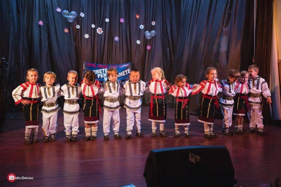 Spectacol caritabil pentru persoanele vârstnice