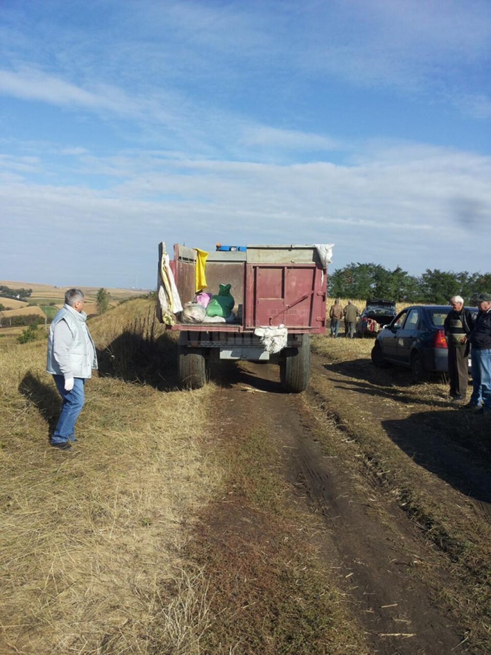 Fânețele Seculare Frumoasa, transformate în groapă de gunoi de locuitorii din zonă