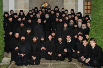 PF Ioan și obștea mănăstirii