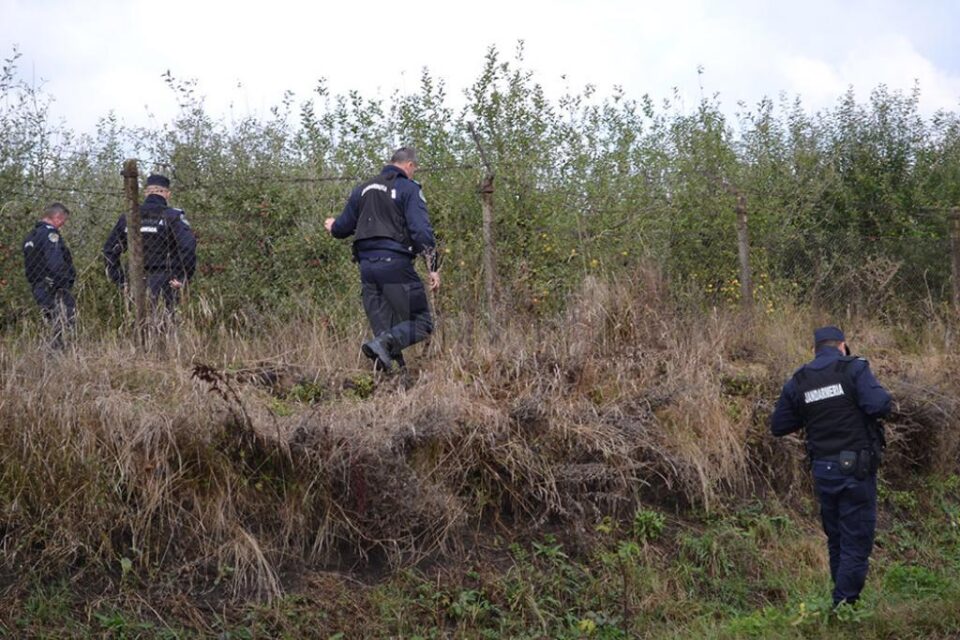Jandarmii au periat atent zona unde s-a produs crima, dar cuțitul folosit pentru înjunghierea lui Iulian nu a fost încă găsit