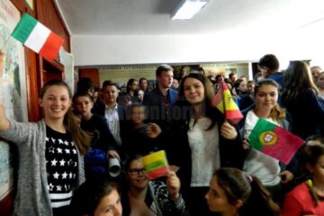 Elevii Liceului Tehnologic Cajvana au sărbătorită Ziua Europeană a Limbilor Străine