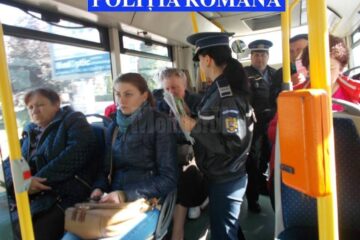 Acțiune preventivă a polițiștilor în autobuzele din municipiul Suceava