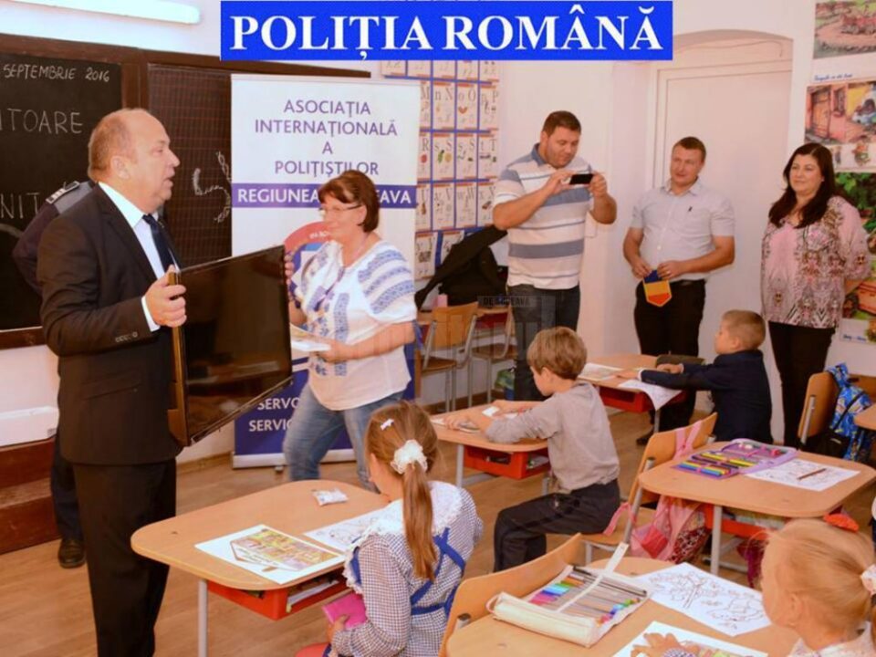 Televizorul donat ieri la Școala din Stroiești