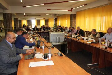 Aleșii locali suceveni au aprobat ieri, în unanimitate, noi criterii de acordare a locuințelor pentru tineri, în vederea închirierii